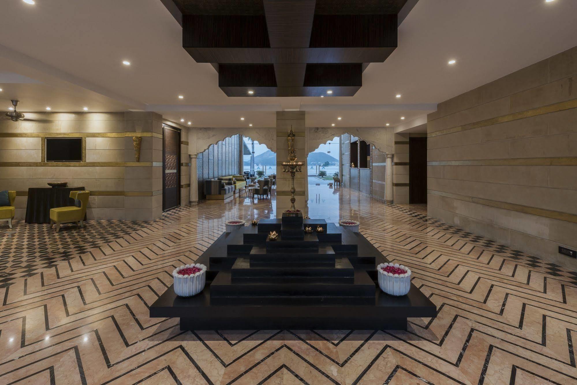 Hotel Lakend Udaipur Eksteriør bilde